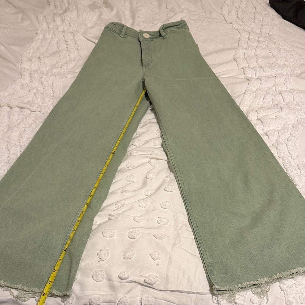 Zara green high waisted jeans like new condition